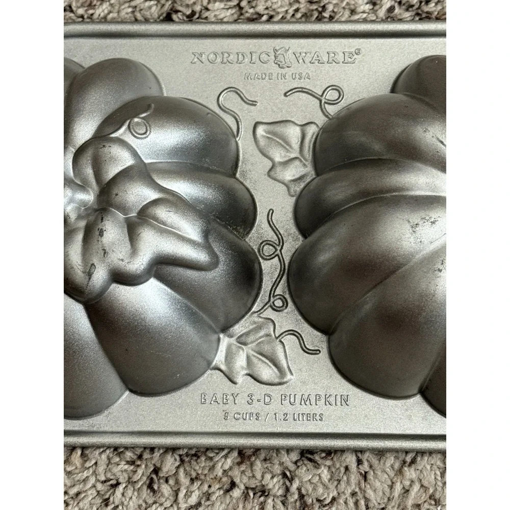 Nordic Ware Baby 3-D Pumpkin Mold Bundt Cake Pan 5 Cup #2